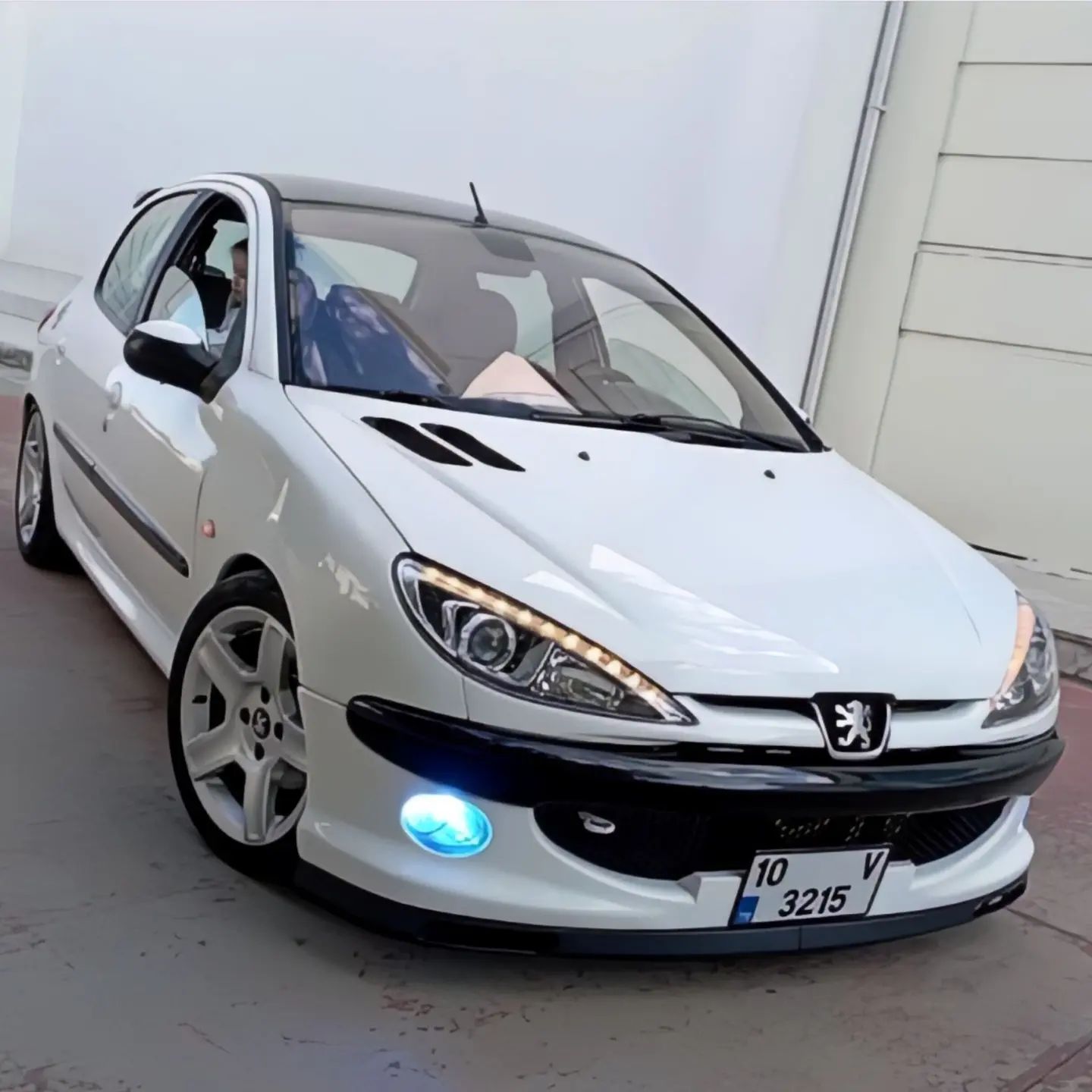 چراغ جلو پژو ۲۰۶ طرح ۲۰۷ - یک سال ضمانت تعویض